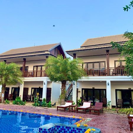 Vang Vieng Savanh Sunset View Resort Ngoại thất bức ảnh