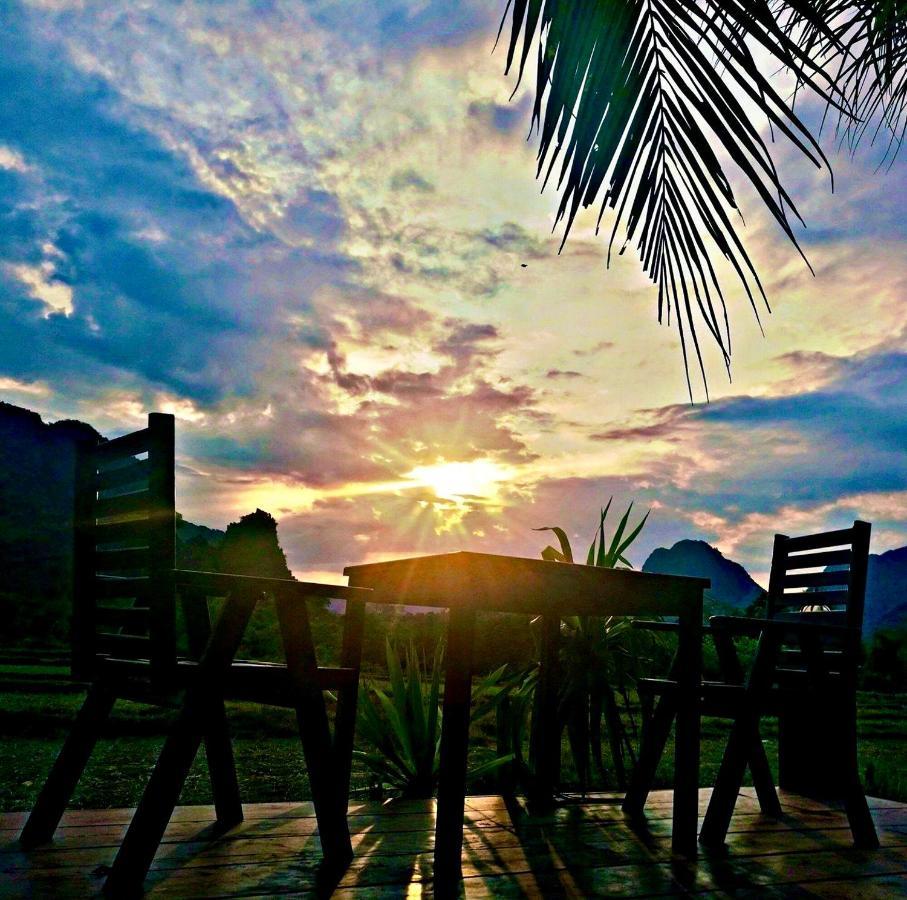 Vang Vieng Savanh Sunset View Resort Ngoại thất bức ảnh